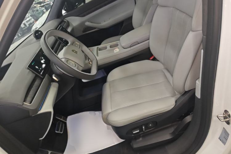 Used Nio ES8 2023 75 kWh Left Front Seat