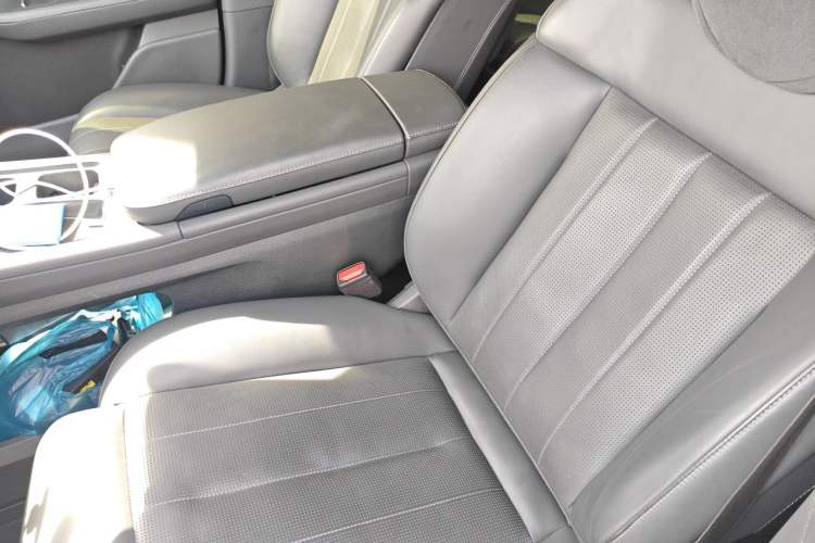 Used Nio ES8 2023 75 kWh Executive Edition Left Front Seat