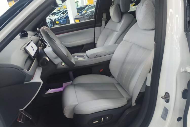 Used Nio ES8 2023 75 kWh Executive Edition Left Front Seat