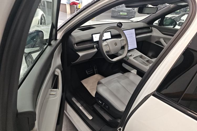 Used Nio ES8 2023 75 kWh Left Front Seat