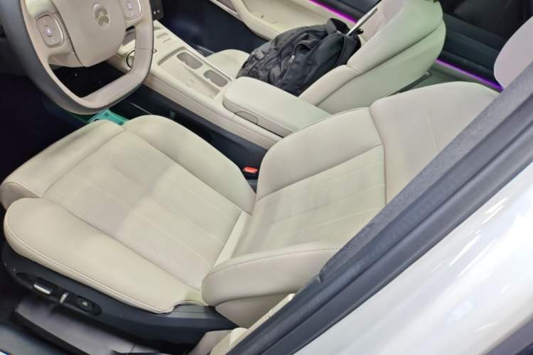 Used Nio ES8 2023 75 kWh Executive Edition Left Front Seat