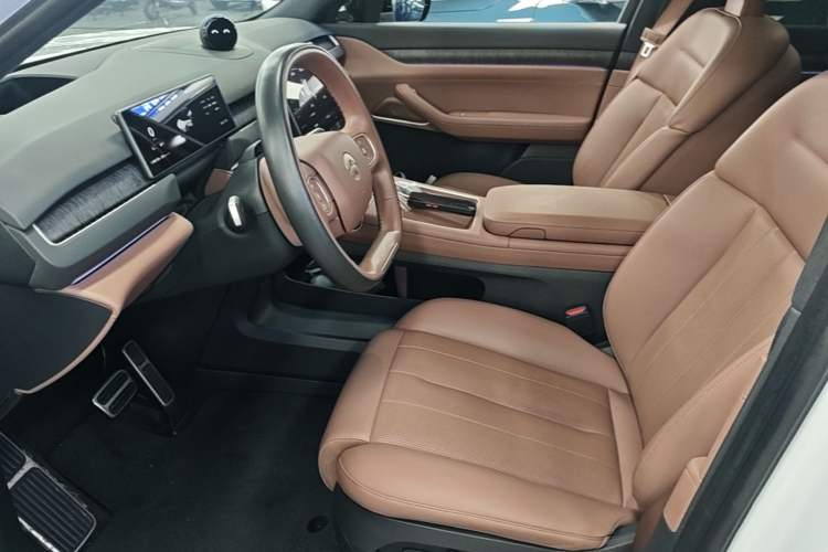 Used Nio ES8 2023 100kWh Signature Edition Left Front Seat