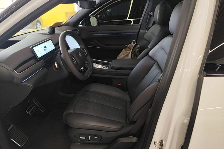 Used Nio ES8 2023 75 kWh Executive Edition Left Front Seat