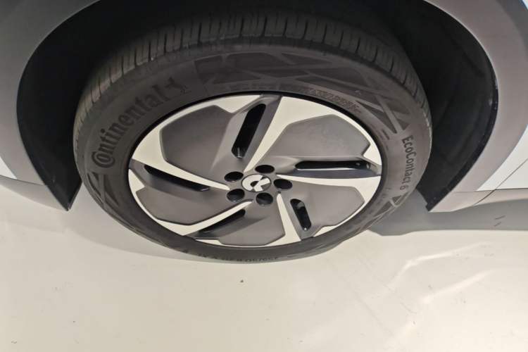 Used Nio ES8 2023 75 kWh Executive Edition Left Front Wheel Hub