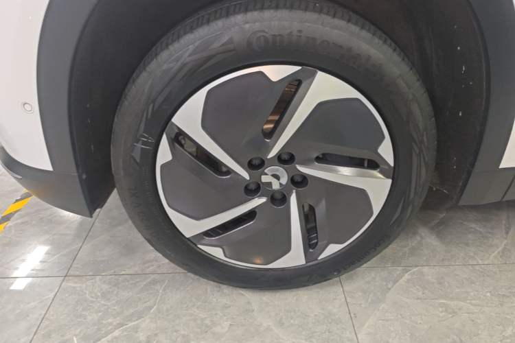 Used Nio ES8 2023 75 kWh Left Front Wheel Hub