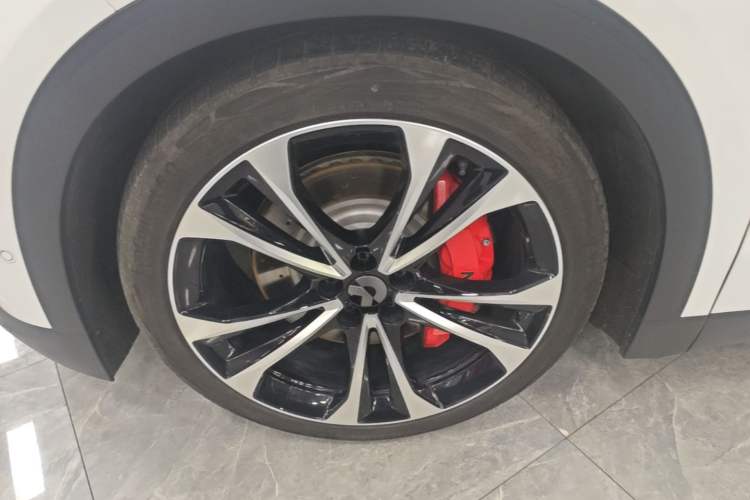 Used Nio ES8 2023 75 kWh Executive Edition Left Front Wheel Hub