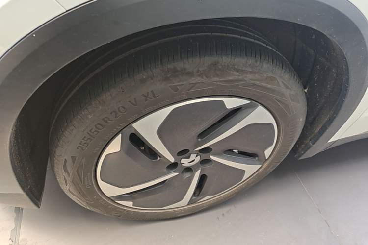 Used Nio ES8 2023 75 kWh Left Front Wheel Hub