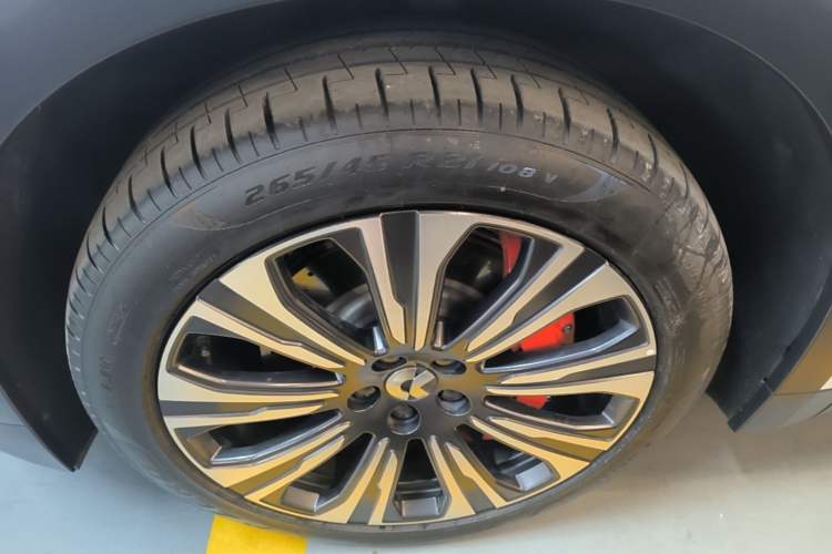 Used Nio ES8 2023 75 kWh Left Front Wheel Hub