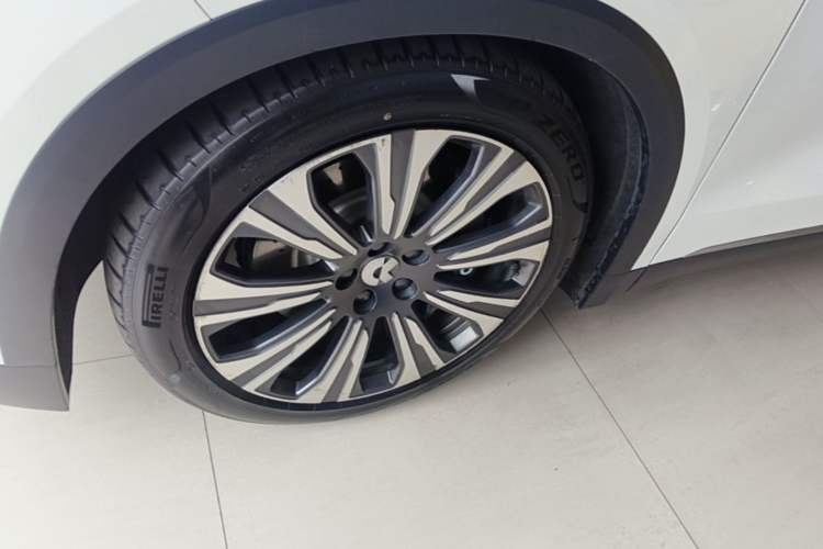 Used Nio ES8 2023 75 kWh Executive Edition Left Front Wheel Hub