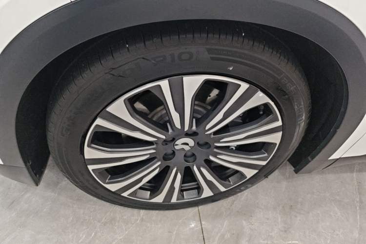 Used Nio ES8 2023 75 kWh Left Front Wheel Hub