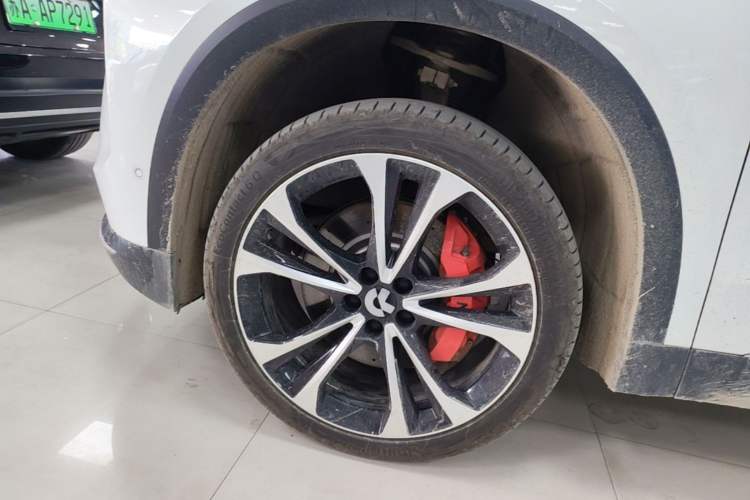 Used Nio ES8 2023 75 kWh Left Front Wheel Hub