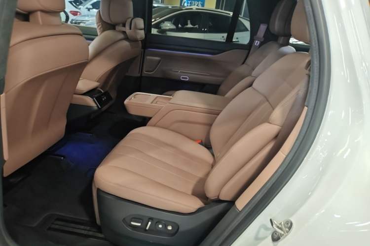 Used Nio ES8 2023 75 kWh Executive Edition Left Rear Seat