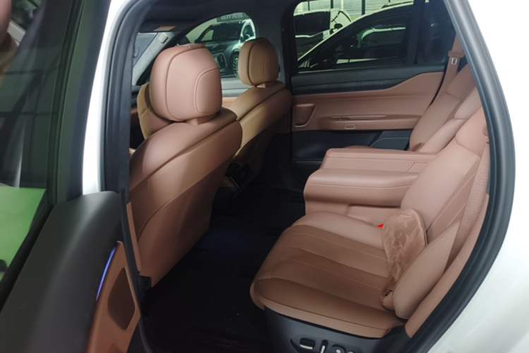 Used Nio ES8 2023 75 kWh Left Rear Seat