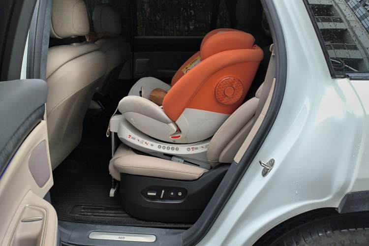 Used Nio ES8 2023 75 kWh Left Rear Seat