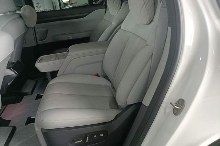 Used Nio ES8 2023 100kWh Signature Edition Left Rear Seat