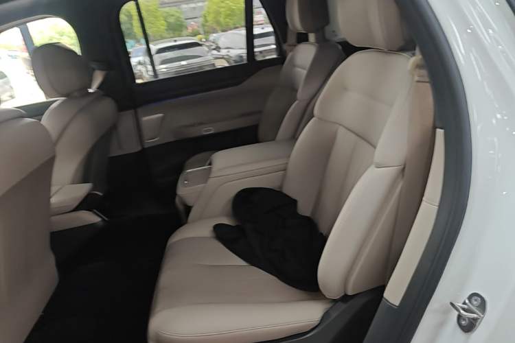Used Nio ES8 2023 75 kWh Executive Edition Left Rear Seat