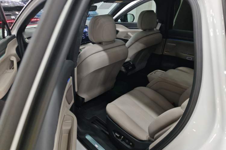Used Nio ES8 2023 100kWh Signature Edition Left Rear Seat