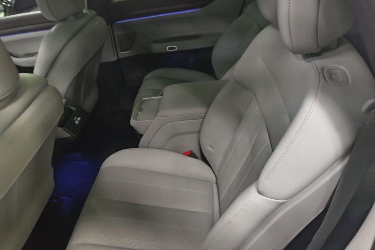 Used Nio ES8 2023 75 kWh Executive Edition Left Rear Seat