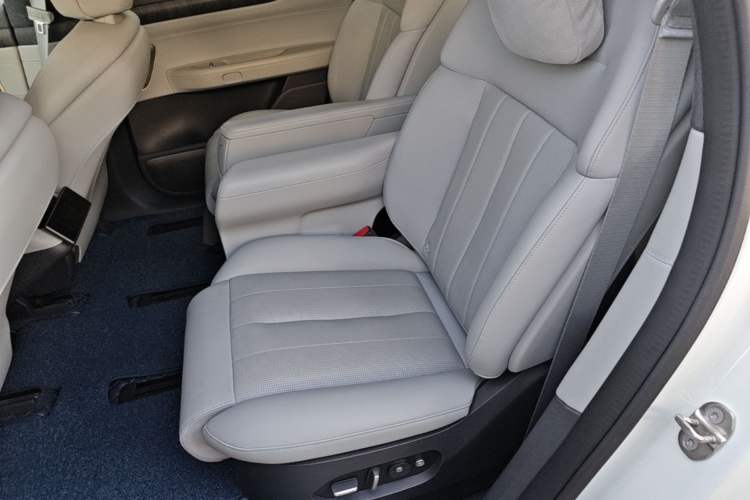 Used Nio ES8 2023 75 kWh Left Rear Seat