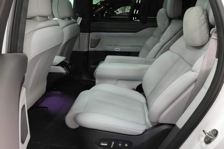 Used Nio ES8 2023 75 kWh Left Rear Seat