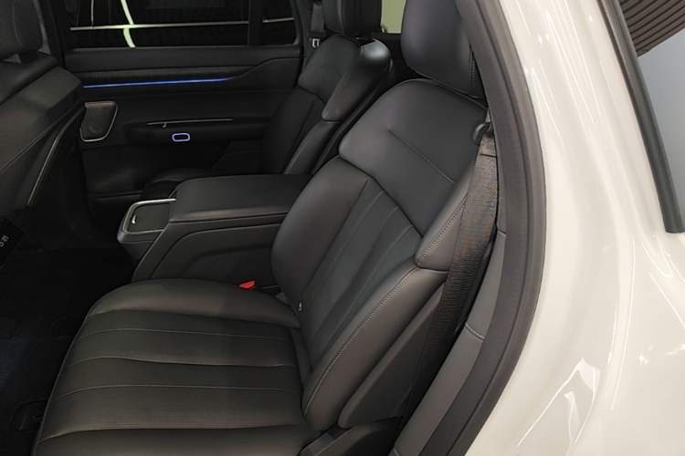 Used Nio ES8 2023 75 kWh Executive Edition Left Rear Seat