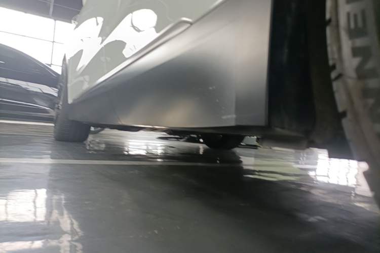 Used Nio ES8 2023 100kWh Signature Edition Left Side Sill