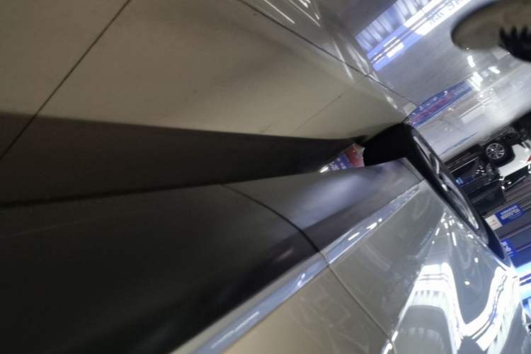 Used Nio ES8 2023 100kWh Left Side Sill
