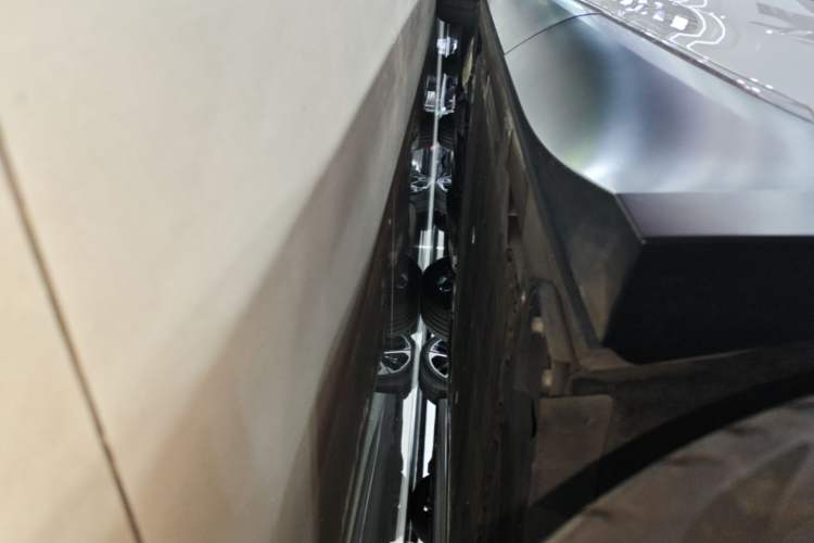 Used Nio ES8 2023 100kWh Signature Edition Left Side Sill