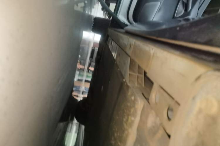 Used Nio ES8 2023 100kWh Signature Edition Left Side Sill
