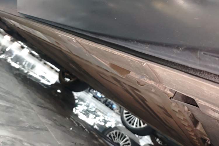 Used Nio ES8 2023 100kWh Signature Edition Left Side Sill