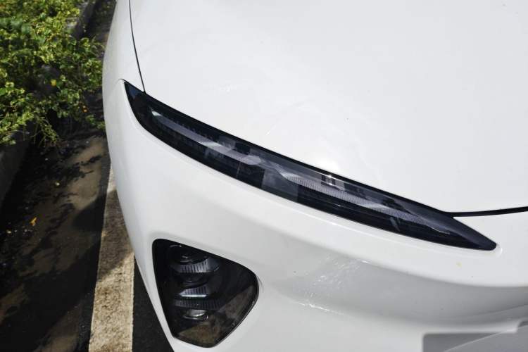 Used Nio ES8 2023 75 kWh Executive Edition Right Front Headlight