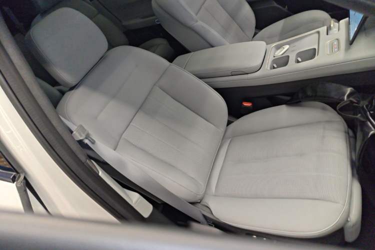 Used Nio ES8 2023 75 kWh Right Front Seat