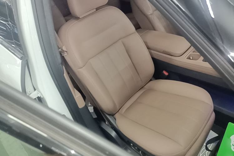 Used Nio ES8 2023 75 kWh Executive Edition Right Front Seat