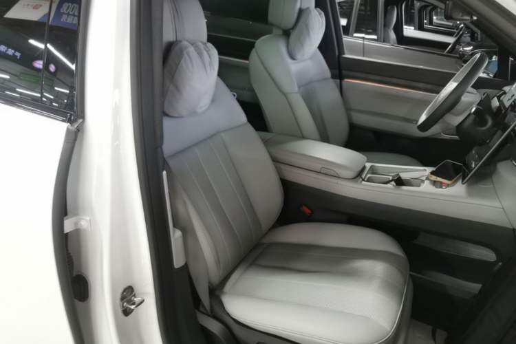 Used Nio ES8 2023 100kWh Right Front Seat
