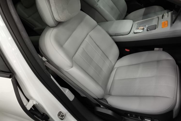 Used Nio ES8 2023 75 kWh Right Front Seat