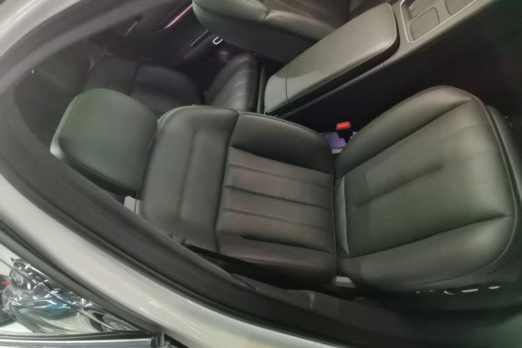Used Nio ES8 2023 100kWh Signature Edition Right Front Seat