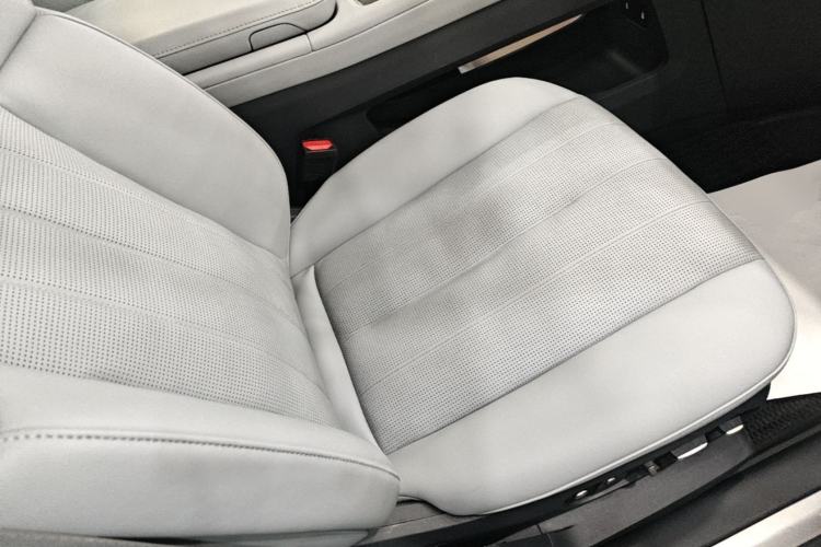 Used Nio ES8 2023 75 kWh Right Front Seat