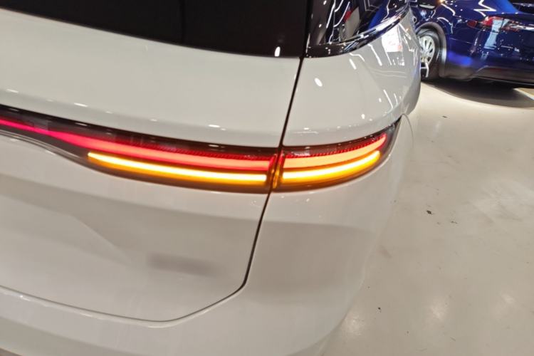 Used Nio ES8 2023 75 kWh Executive Edition Right Rear Taillight