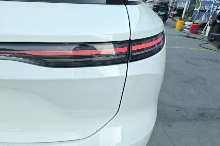 Used Nio ES8 2023 75 kWh Right Rear Taillight