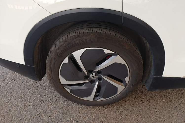 Used Nio ES8 2023 75 kWh Executive Edition Right Rear Wheel Hub