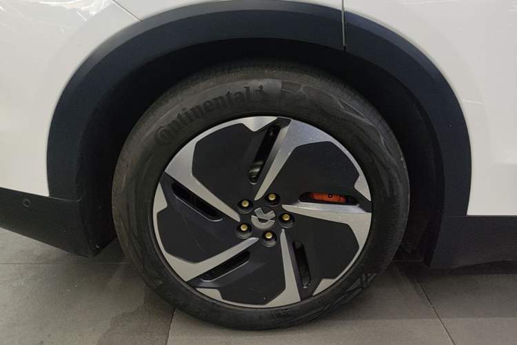 Used Nio ES8 2023 75 kWh Executive Edition Right Rear Wheel Hub
