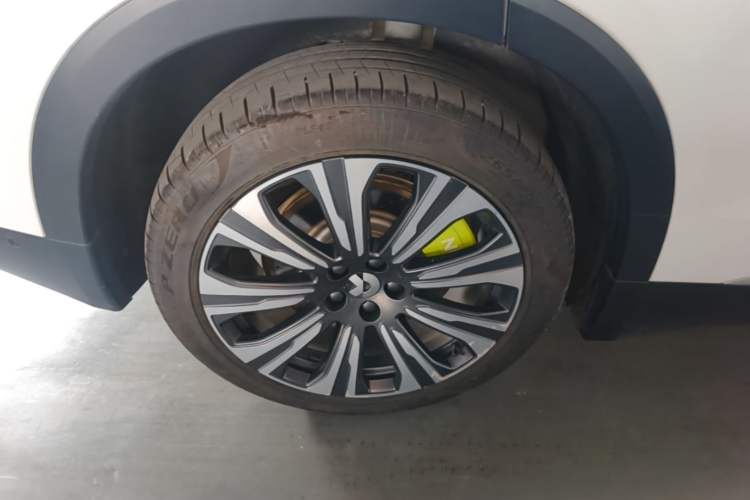 Used Nio ES8 2023 75 kWh Right Rear Wheel Hub