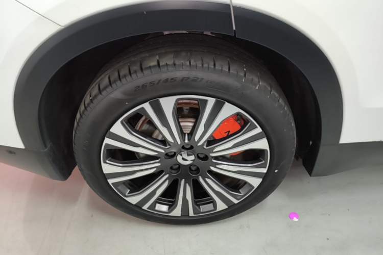Used Nio ES8 2023 75 kWh Right Rear Wheel Hub