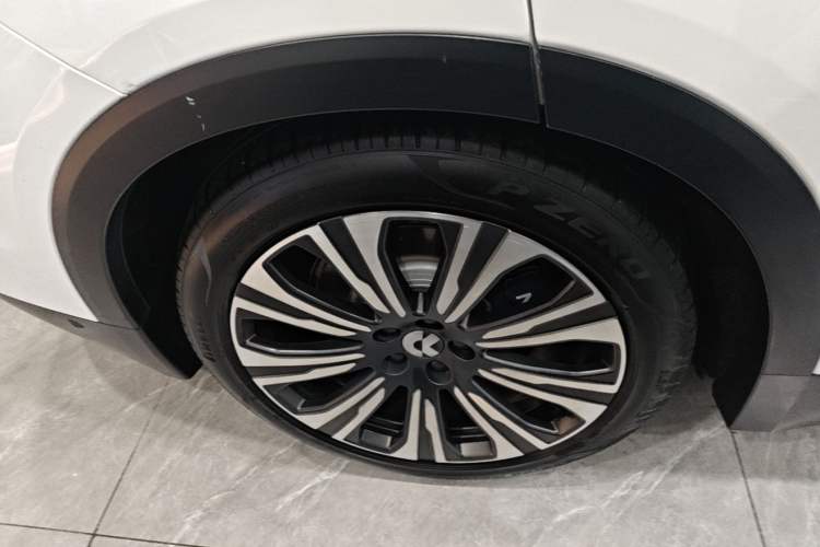 Used Nio ES8 2023 75 kWh Right Rear Wheel Hub