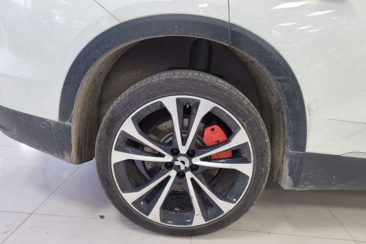 Used Nio ES8 2023 75 kWh Right Rear Wheel Hub