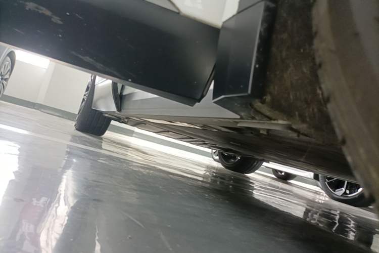 Used Nio ES8 2023 100kWh Signature Edition Right Side Sill