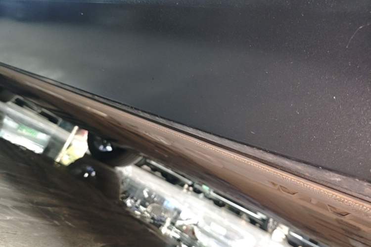Used Nio ES8 2023 100kWh Signature Edition Right Side Sill