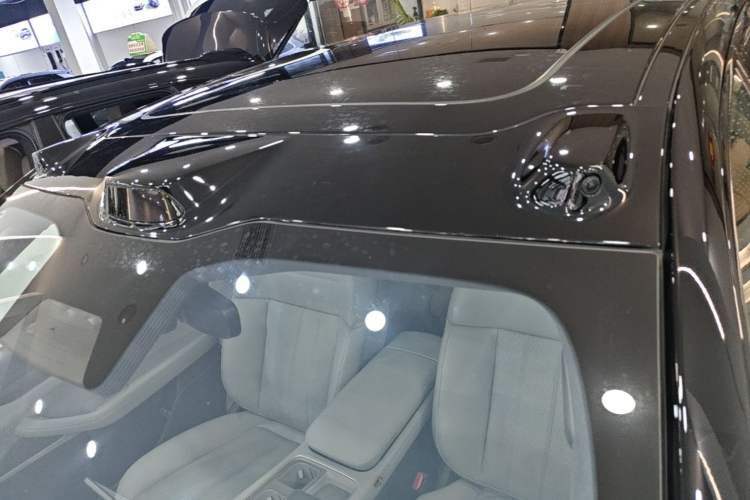 Used Nio ES8 2023 75 kWh Roof