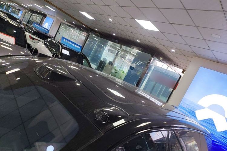 Used Nio ES8 2023 75 kWh Roof