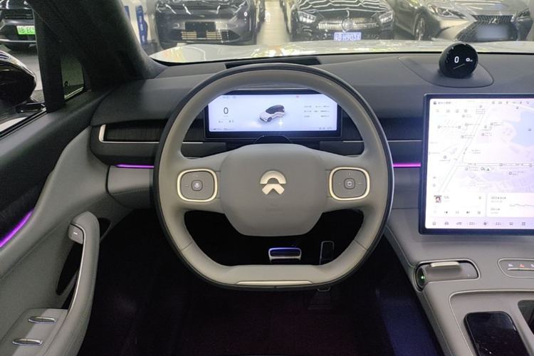 Used Nio ES8 2023 75 kWh Executive Edition Steering Wheel